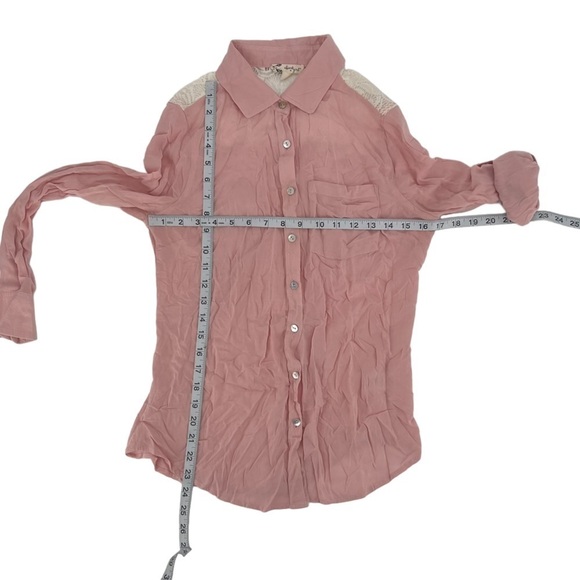 about a girl Pink Long Sleeve Button Up Back Lace Blouse Size XS Women’s - Picture 4 of 5
